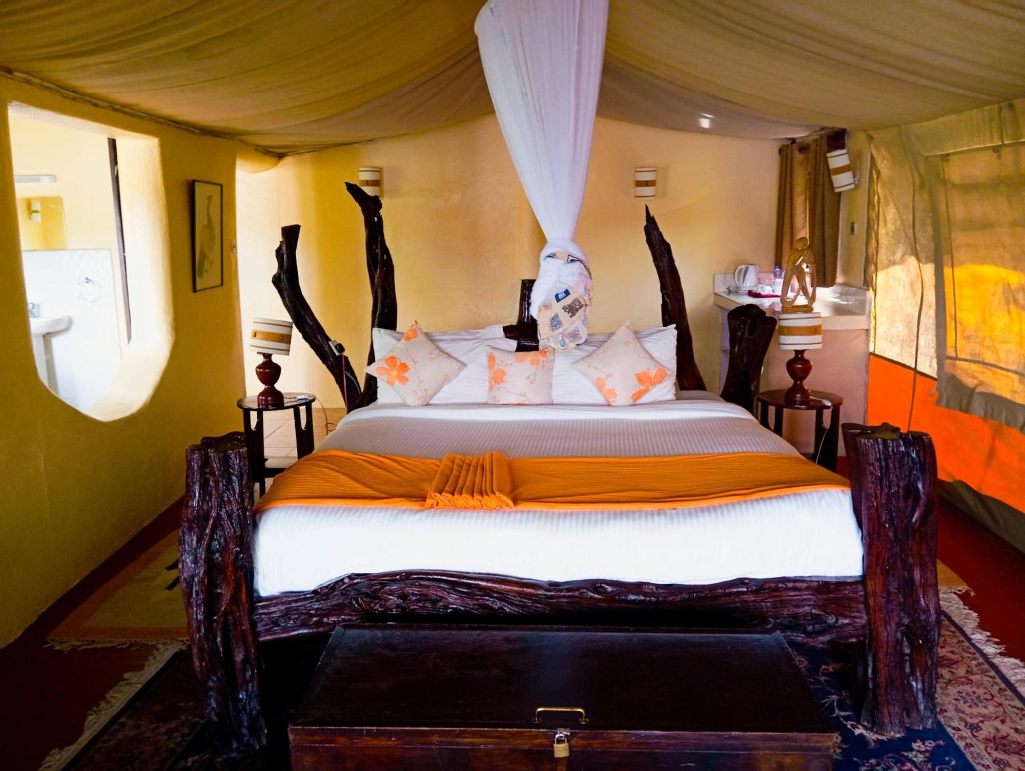 Crater Lake Tented Camp And Game Sanctuary ไนวาชา ภายนอก รูปภาพ