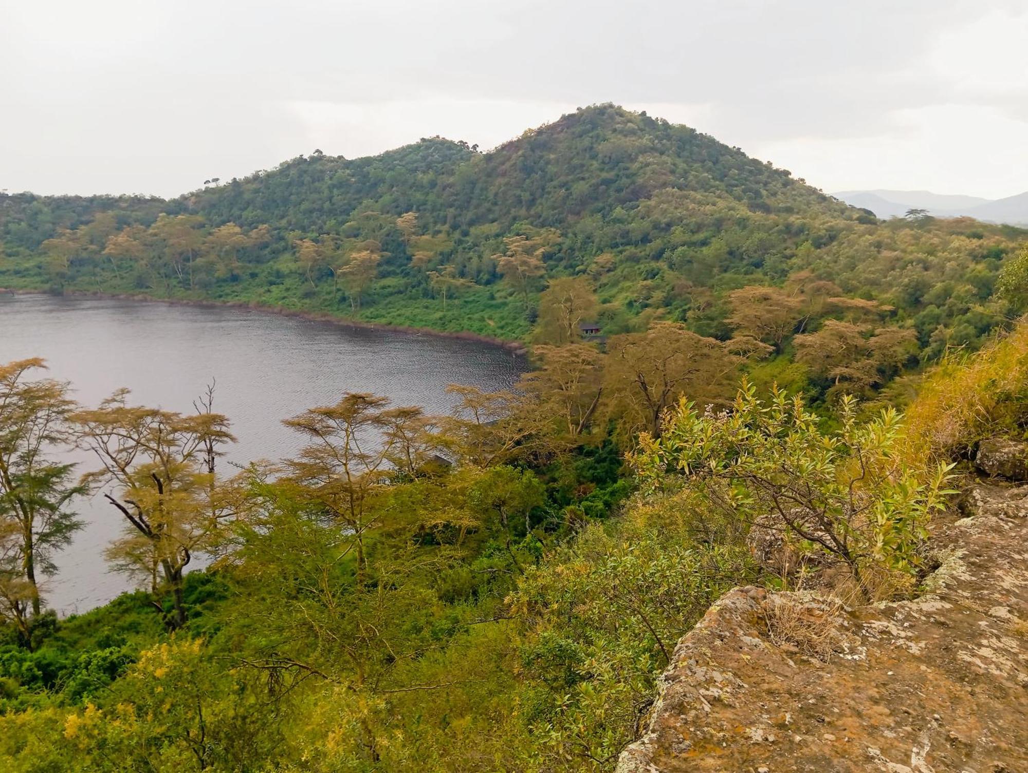 Crater Lake Tented Camp And Game Sanctuary ไนวาชา ภายนอก รูปภาพ