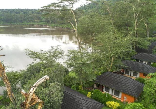Crater Lake Tented Camp And Game Sanctuary ไนวาชา ภายนอก รูปภาพ
