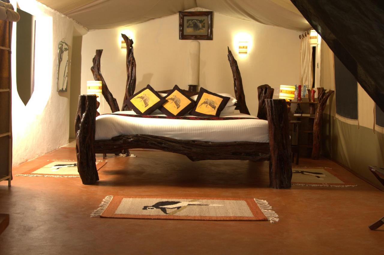 Crater Lake Tented Camp And Game Sanctuary ไนวาชา ภายนอก รูปภาพ